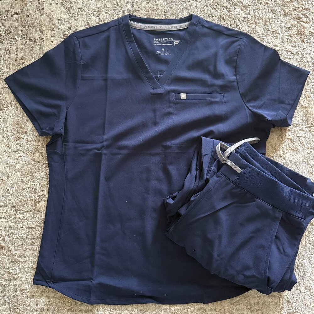 Fabletics Scrub Set